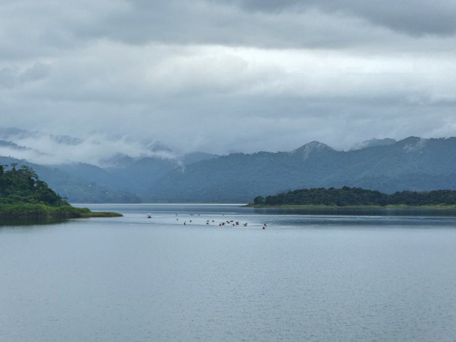 lac arenal.jpg